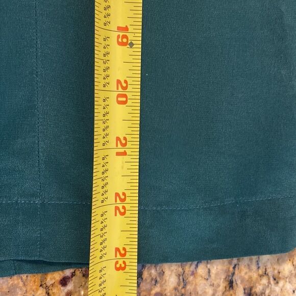 Casual Corner Emerald Green Silk Short Sleeve Blouse Top - Picture 9 of 9